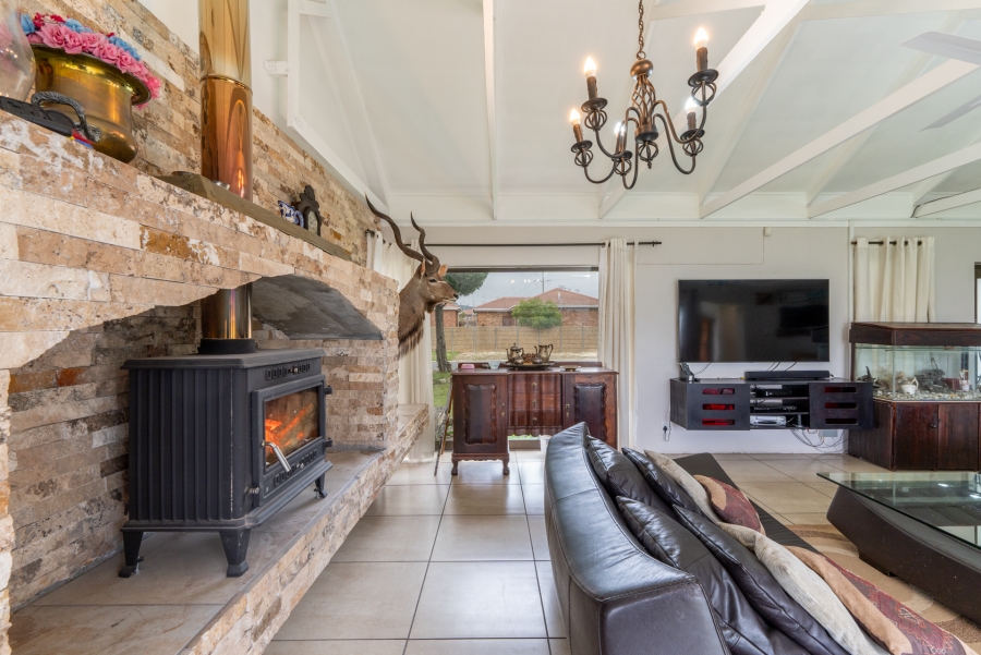 4 Bedroom Property for Sale in Rouxville Western Cape